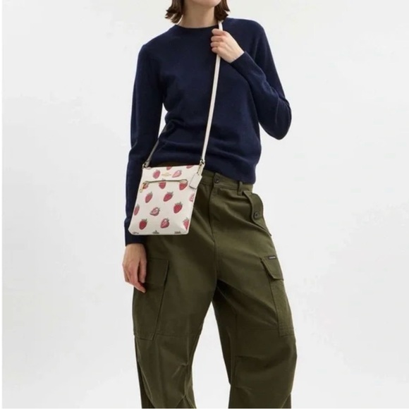 COACH MINI ROWAN FILE BAG WITH STRAWBERRY PRINT - Picture 4 of 12